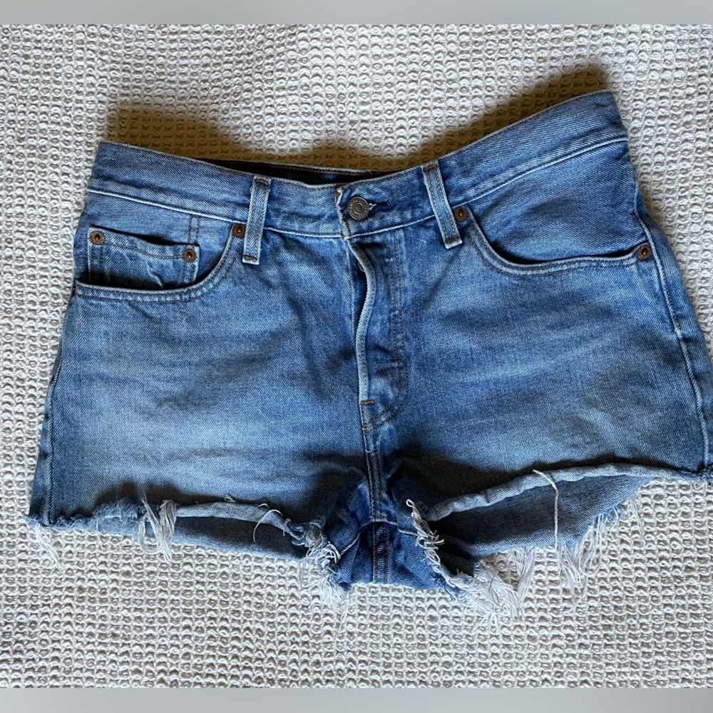 Levi’s 501 Jean Denim Shorts Size 28